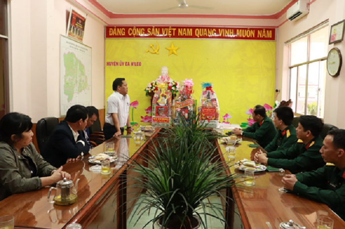 doan cong tac trung doan 66 chuc tet thuong truc huyen uy 1